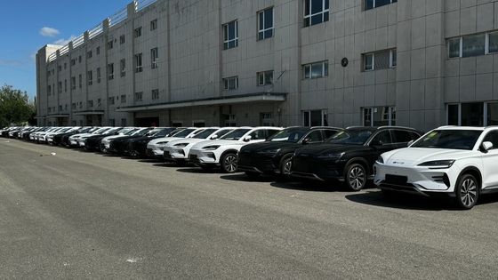 2023 EV Byd E2 Luxury Edition Чистый электрический автомобиль Подержанный/Закрытый тип кузова Белый выпуск