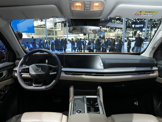 Uni-V бензиновый автомобиль 5 мест на заказ Чанган Uni-V 1.5t бензиновый автомобиль седан