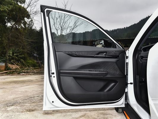 Uni-V бензиновый автомобиль 5 мест на заказ Чанган Uni-V 1.5t бензиновый автомобиль седан
