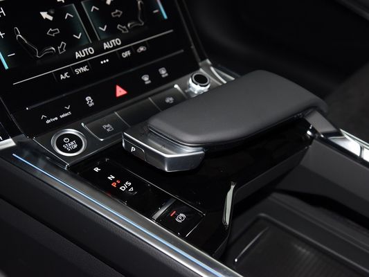 Audi E-Tron 2021 50 Quattro Электрический внедорожник с электромагнитной тормозной системой