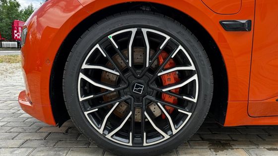 Закрытый тип кузова Zeekr 001 100kwh Электрический автомобиль SUV BEV Z Sport 4WD Колесо 4WD UTV Gelly