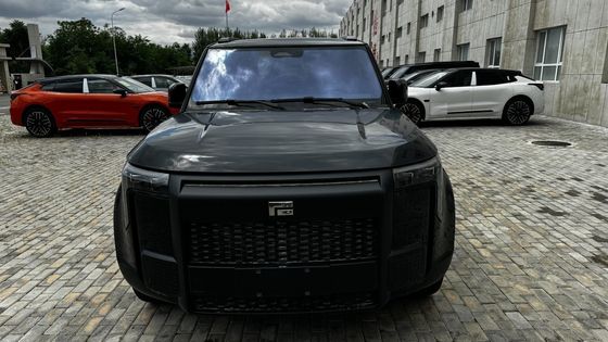 Polar Stone 01 2023 модель 6 мест Версия AWD с черным внешним цветом