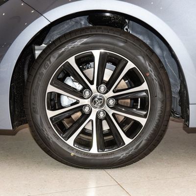 Toyota Levin 1.8L Edition Гибридный энергетический автомобиль с максимальной мощностью 101 кВт и высоким объемом