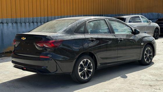 2024 Новейший Chevrolet Monza 1.3t Гибридный Седан в черном внешнем цвете 4656*1798*1465 мм