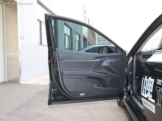 5-местный бензиновый автомобиль Toyota Camry 2023 2.5q с тормозной системой Epb по доступной цене