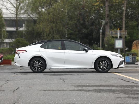 Седан Toyota Camry 2023 2.5hq Mh EV Двойной двигатель Флагманский гибридный автомобиль Бензиновый автомобиль