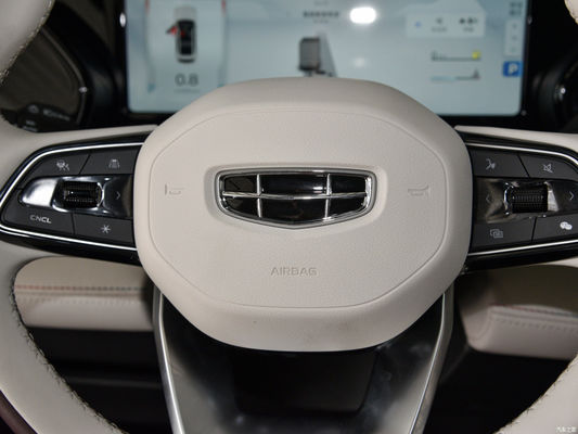 SUV Geely Monjaro Xingyue L 2.0td Auto 4WD Флагманская версия Бензиновый автомобиль с приводом FWD