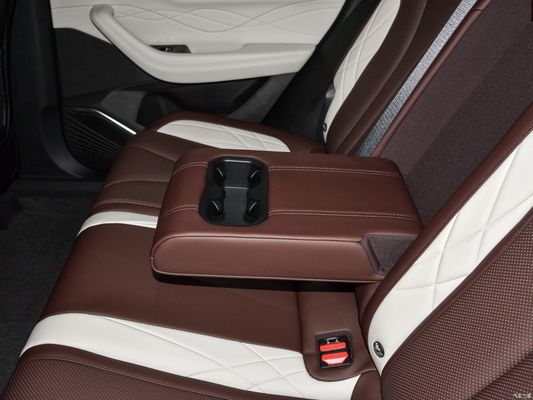SUV Geely Monjaro Xingyue L 2.0td Auto 4WD Флагманская версия Бензиновый автомобиль с приводом FWD