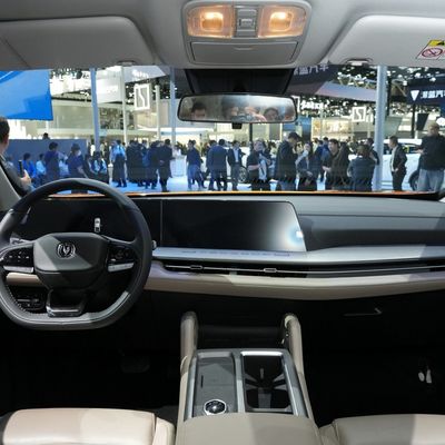 Левое рулевое управление Changan Uni-V 1,5 т Uni V бензиновый седан 5 мест Левое рулевое управление