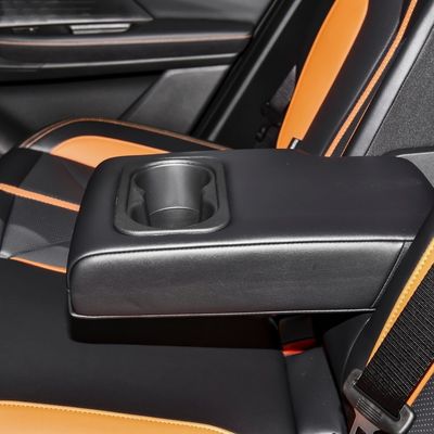 Левое рулевое управление Changan Uni-V 1,5 т Uni V бензиновый седан 5 мест Левое рулевое управление