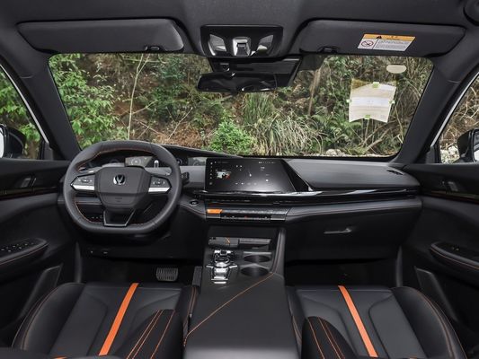 Автоматическая коробка передач Чанган Uni-V 1,5 т 5 мест Седан Uni V с максимальной скоростью 205 км/ч