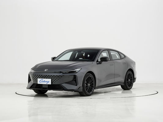 Автоматическая коробка передач Чанган Uni-V 1,5 т 5 мест Седан Uni V с максимальной скоростью 205 км/ч