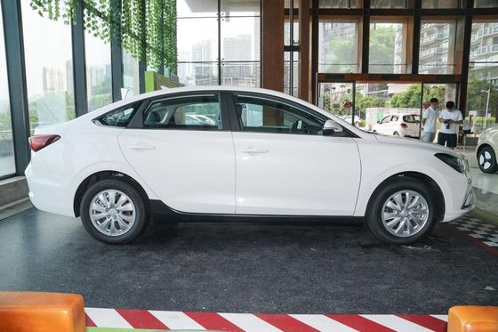 Changan Eado Car EV460 Электромобиль EV с аккумулятором LiFePO4 и 4 сиденьями