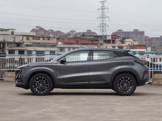 Чанган Юни-Т бензин 2023 1,5 т превосходный тип автомобиля с электромагнитной тормозной системой