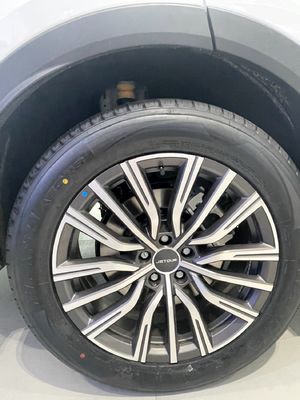 Chery Jetour X70 Plus 1.5t DCT Ziqiang PRO 7-местный бензиновый автомобиль 2023 с структурой внедорожника
