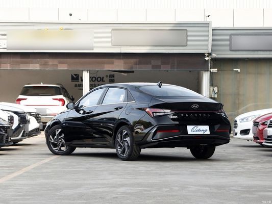 Hyundai Elantra 2023 1.5L CVT Lux Edition Бензиновый автомобиль с объемом 1000-1600CC