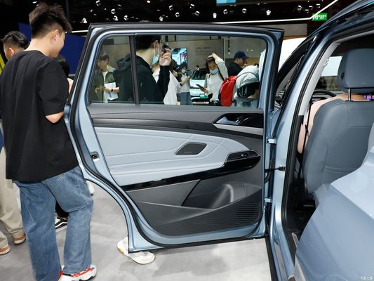 SUV Volkswagen ID. 6 X 2023 Мощная версия 4WD