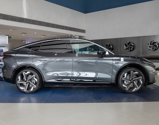 2023 Rising Auto R7 с дальним экраном Мастер-версия Electric Crossover с дизайном