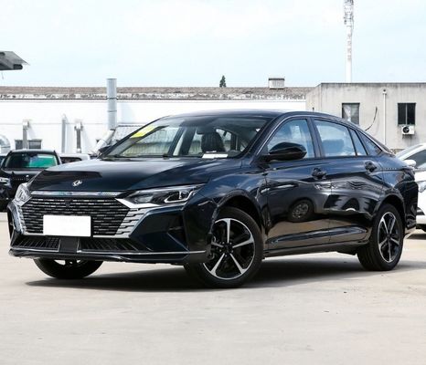Бензиновый Aeolus Yixuan Max 2024 Luxury Edition Седан с особенностями и роскошным дизайном