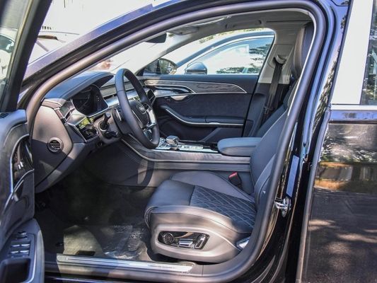 Бензиновый автомобиль с автоматической коробкой передач Audi A8 2023 A8l 50tfsi Quattro