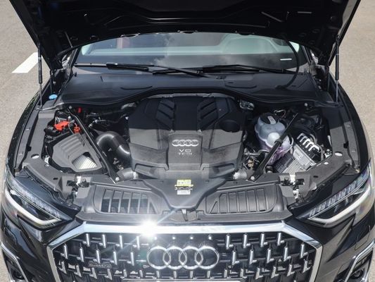 Бензиновый автомобиль с автоматической коробкой передач Audi A8 2023 A8l 50tfsi Quattro