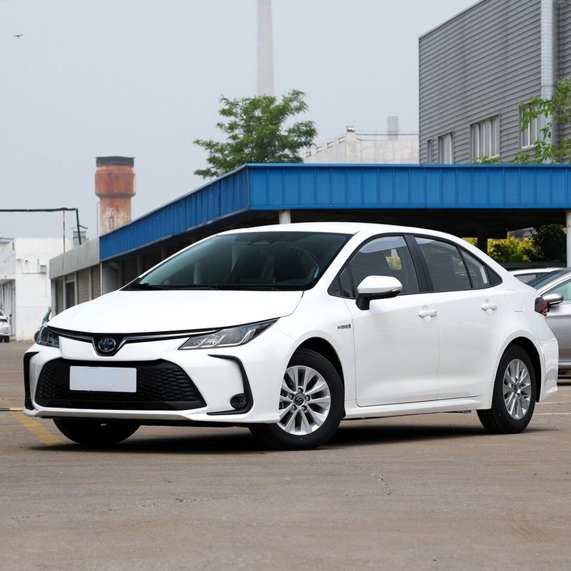 Toyota Corolla 2023 1.8L с двойным двигателем Пионерская версия Гибридный автомобиль с левым рулем