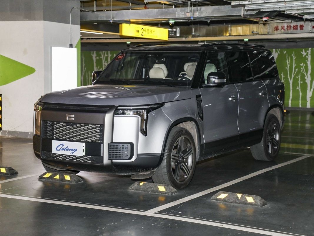 Джи Ши 01 Шестиместная версия с автоматической коробкой передач и черным внешним цветом