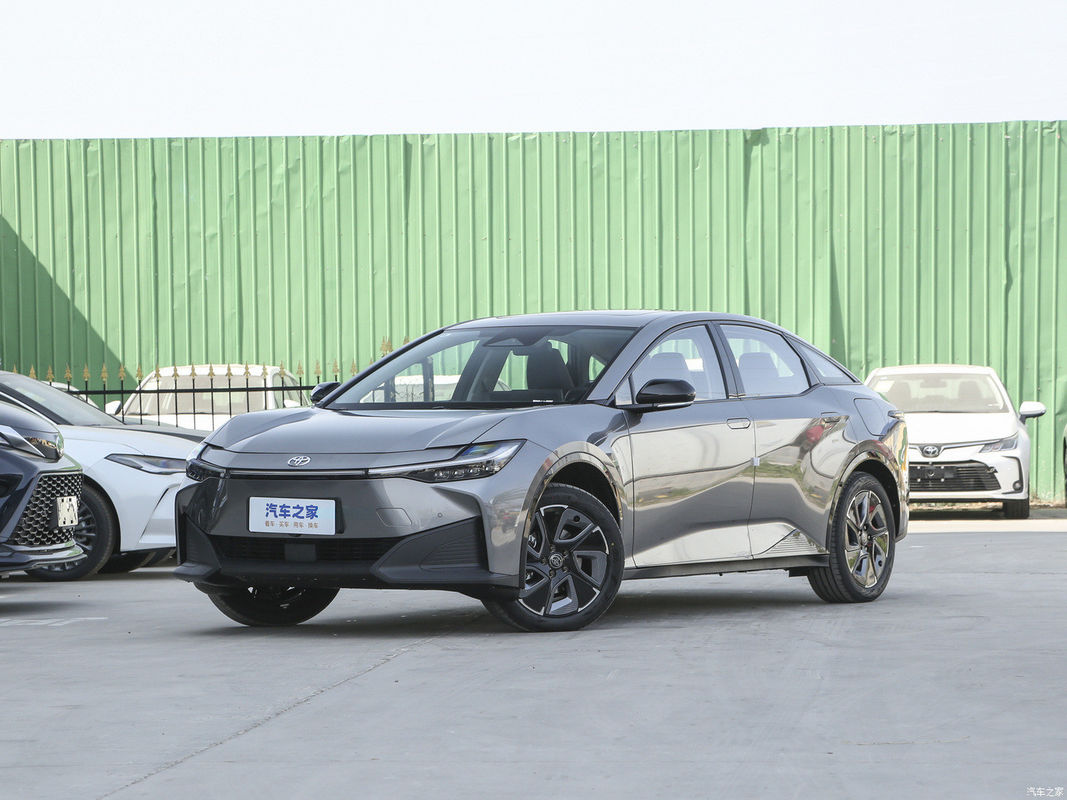 Седан Toyota Bz3 2023 616 км Дальний пробег PRO Электрическое транспортное средство Левое рулевое колесо