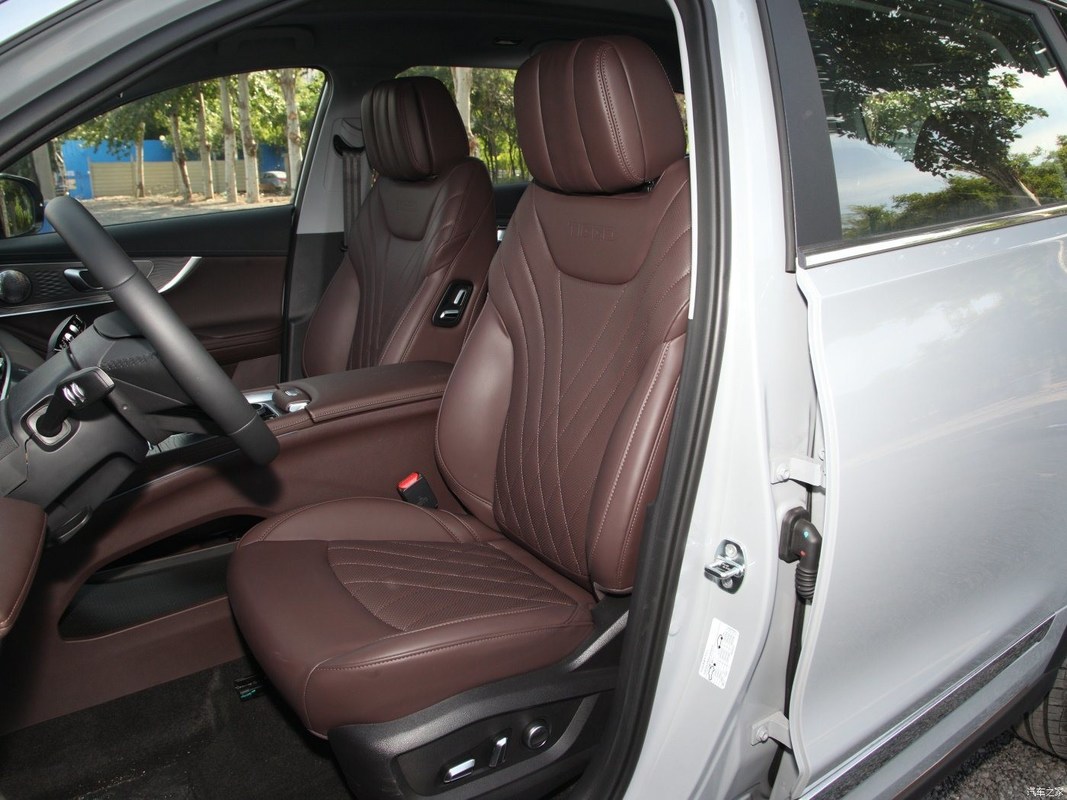 Chery Tiggo8 Pro 2022 290T 2WD Межзвездный 7-местный бензиновый внедорожник с топливным бензином