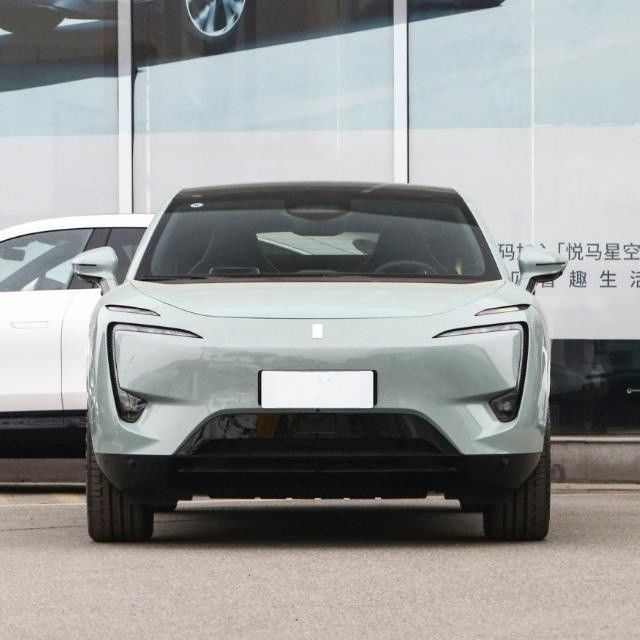 2022 Аватар 11 Долговечный двойной моторный автомобиль Масса 2280 кг Выносливость 555 км Четырехместный
