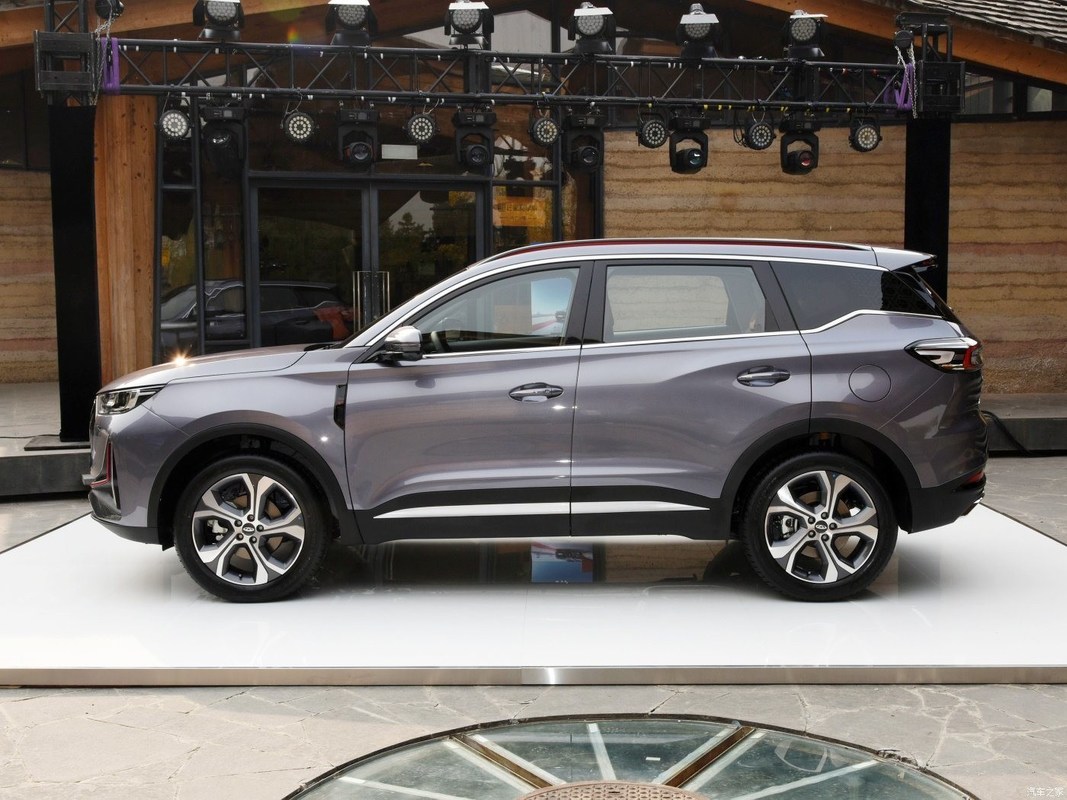 Chery Tiggo 7 Plus 1.5t CVT Флагманский бензиновый автомобиль на 5 мест Максимальная скорость 186-200 км/ч