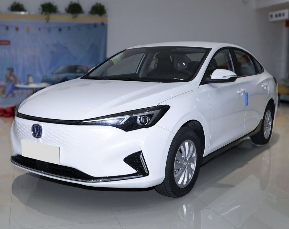 Левоуправляемый седан Changan Eado Электрический автомобиль EV460 Седан для производительности